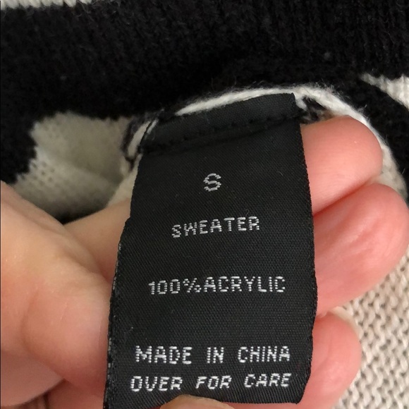 Slimming Black and White Striped AB Studio sweater - Picture 4 of 5